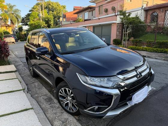 MITSUBISHI OUTLANDER 3.0 GT 4X4 V6 24V GASOLINA 4P AUTOMÁTICO